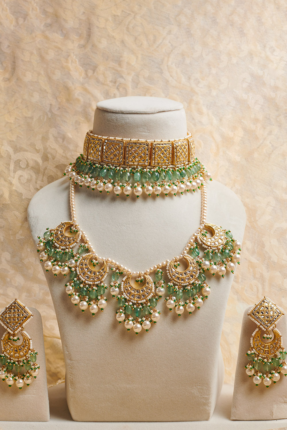 235-DS307 - 22K Gold Uncut Diamond Necklace & Drop Earrings Set | Uncut  diamond necklace, Uncut diamond, Earring set